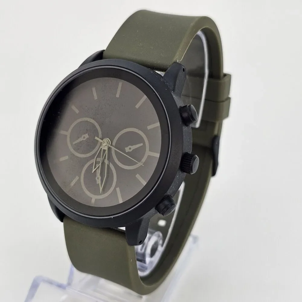 Men's Watch 45MM Black‎ Case Black Dial Dark Green Plastic Bands New Battery